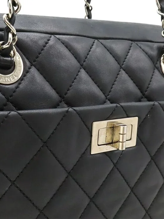Chanel 255 Quilted Chain Tote With Rain Cover - Picture 8 of 9